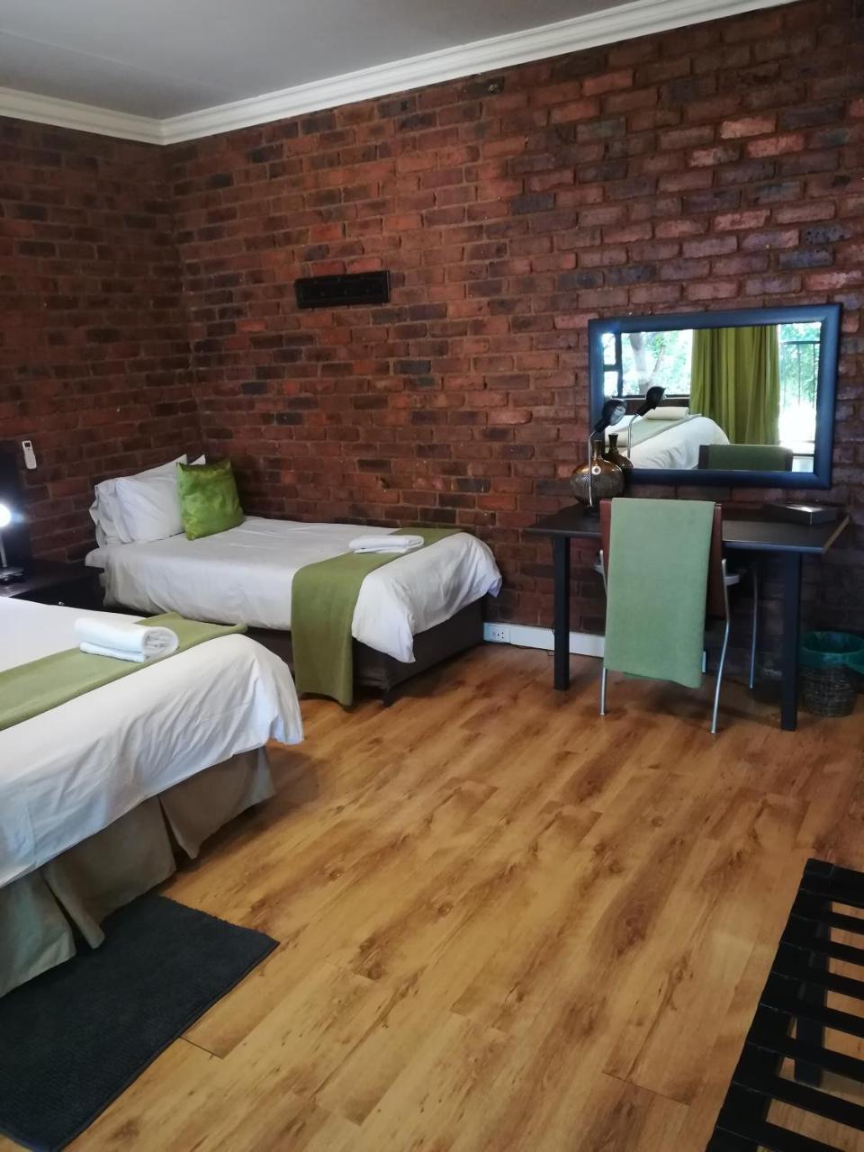 博克斯堡 24昂弗瑞3星旅馆酒店 外观 照片